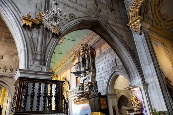 Büyük Aziz Meryem Katedrali 'nin (Katedral de Santa Maria Maior) merkez nehrinden Viana do Castelo, Portekiz' de görülen kilise boru orgu.