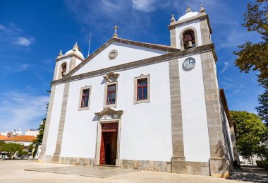 16. yüzyılda Portekiz 'in Cascais şehrinde inşa edilen Hz. Meryem Kilisesi cephesi.