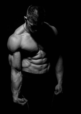 Stüdyoda fitness erkek modeli