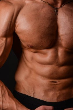 Stüdyoda fitness erkek modeli