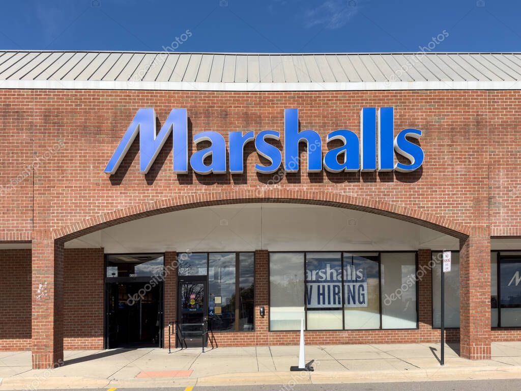 Novi, Michigan, USA - Oct 16, 2022: Horizontal closeup view of Marshalls store front and entrance. Marshalls is an American chain of off-price department stores owned by TJX Companies.