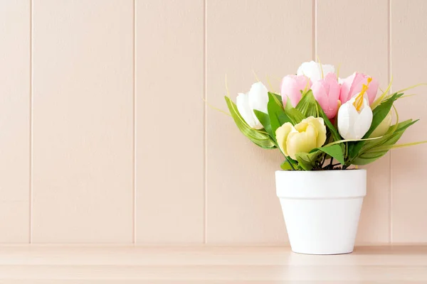 Pot Fleurs Tulipes Pastel Sur Fond Blanc — Photo
