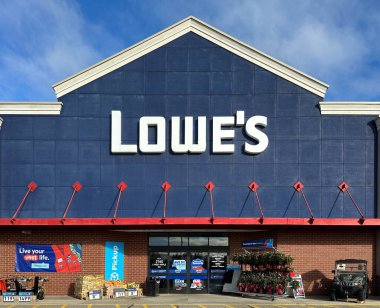 Ticaret Tüzüğü, Michigan, ABD - 12 Kasım 2024: Lowes Home Improvement, Amerika Birleşik Devletleri 'nde perakende ev geliştirme mağazaları zinciri
