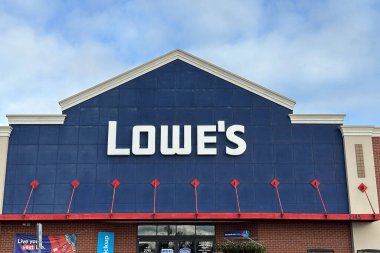 Ticaret Tüzüğü, Michigan, ABD - 12 Kasım 2024: Lowes Home Improvement, Amerika Birleşik Devletleri 'nde perakende ev geliştirme mağazaları zinciri