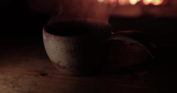 Sami Kuksa Tradicional Lapônia Finlandesa Vapor Chá Quente Subindo Sentado — Vídeo de Stock