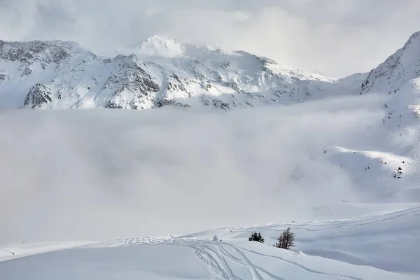 法国阿尔卑斯山脉 Paradiski Plagne的滑雪场 — 图库照片