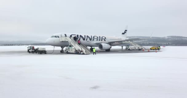 Ivalo Finland Circa 2022 Passengers Boarding Finnair Flight Rom Ivalo — Stockvideo