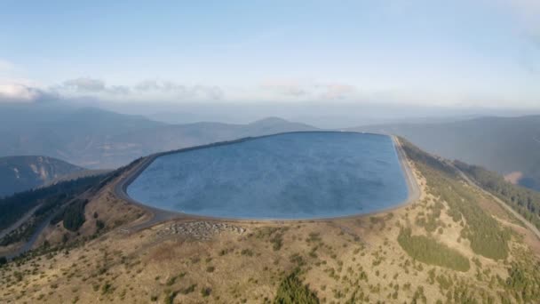 Verhoogd Opslagwater Reservoir Gepompt Water Hydro Energiecentrale Het Opslaan Van — Stockvideo
