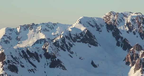 Высокие Горы Снежный Зимний Пейзаж Эпический Вид Альпийских Хребтов Французские — стоковое видео