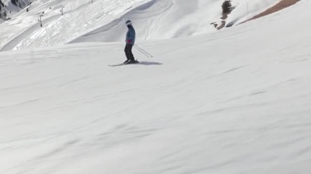 Sciare Sulle Alpi Veloce Inseguimento Con Fotocamera Gimbal Full Frame — Video Stock