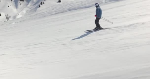 Skiing Fast Alps Fast Follow Shot Gimbal Full Frame Camera — Stockvideo