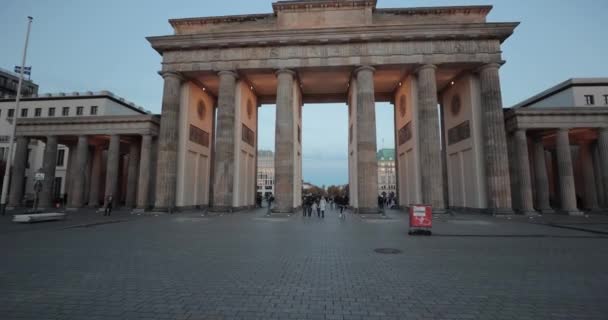 Berlino Germania Circa 2022 Pochi Passi Dalla Porta Brandeburgo Storico — Video Stock