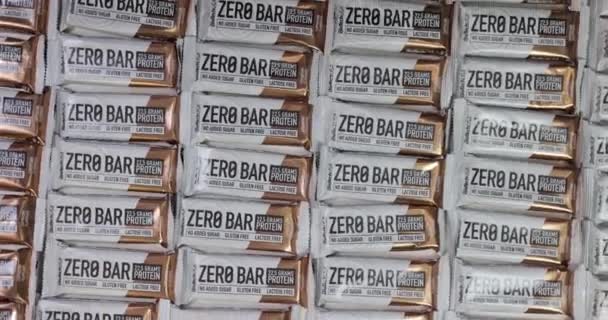 Budapešť Maďarsko Circa 2023 Proteinové Tyčinky Zero Bar Vyrobený Společností — Stock video