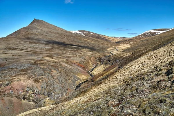 Πεζοπορία Στην Ισλανδία Τραχύ Βραχώδες Ορεινό Τοπίο Akrafjall — Φωτογραφία Αρχείου