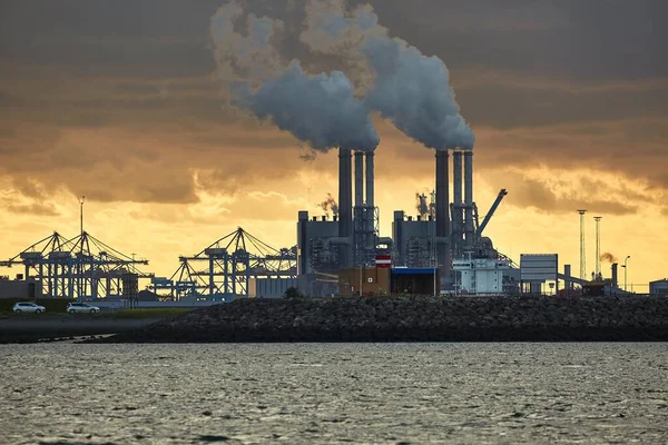 Smoking Power Plant Industrial Port Area Rotterdam Cranes Docks — Stockfoto