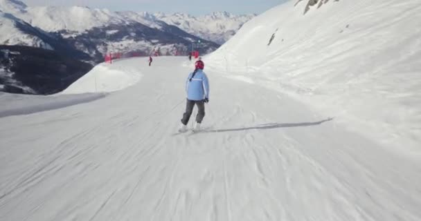 Ski Dans Les Alpes Suivre Plan Avec Côté Cardan Piste — Video