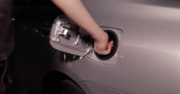 Depósito Llenado Gasolinera Llenado Combustible Automóvil Una Gasolinera Por Noche — Vídeos de Stock