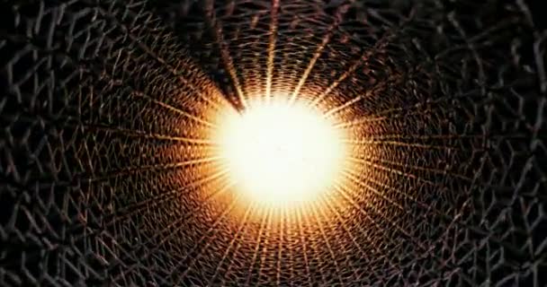 未来的なチューブ構造バンピー金属グリッドパイプ 構造を通って移動するカメラ トンネルの端に光 暖かい輝き 明るい星が輝く — ストック動画