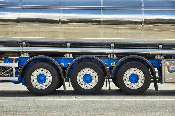 Truck Trailer Wheels Fuel Transportation Tank — Stock Photo, Image