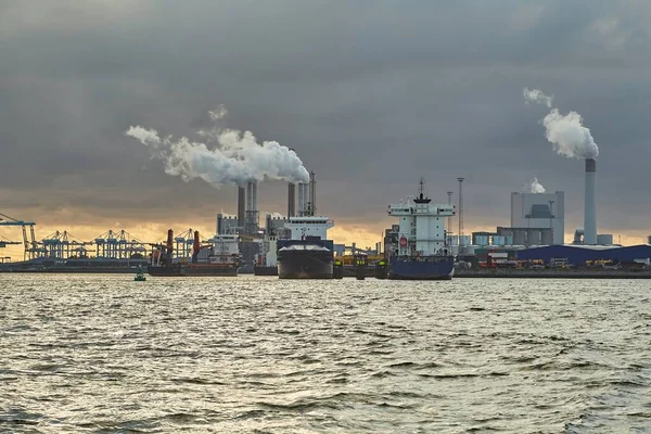 Industrial Dock Oil Terminal Power Plants Emitting Smoke Steam Port — Stock Photo, Image