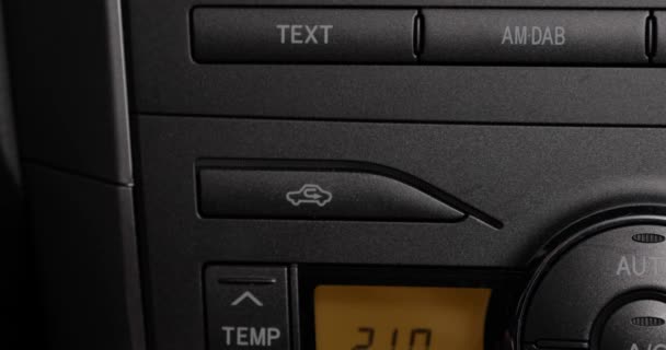Einschalten Der Internen Umwälzung Einer Auto Klimaanlage — Stockvideo