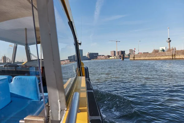 Rotterdam Daki Bir Teknenin Görüntüsü — Stok fotoğraf