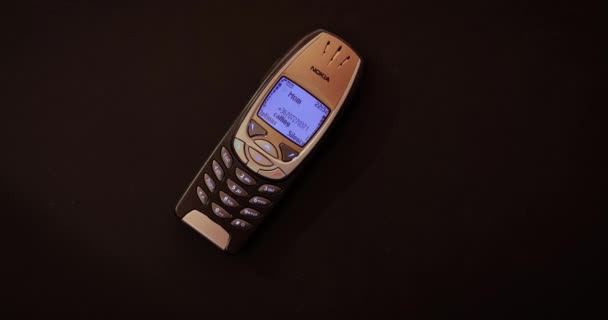 Budapest Hungary Circa 2021 Classic Nokia 6310I Cellphone Mom Calling — Stock Video