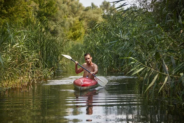 Kajakken Een Kleine Waterdoorgang Lake Tisza Hongarije — Stockfoto