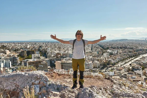 Athens Panoramic City View Male Tourist Guide Standing Front Cliff — Stock Photo, Image