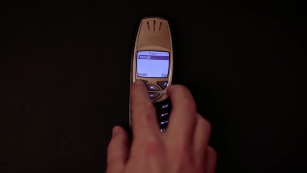 Дзвонить Екзорцисту Ніч Привидами Старому Мобільному Телефоні — стокове відео