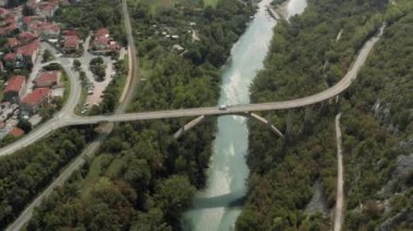 Slovenya, Solkan 'daki taş kemer köprüsü, insansız hava aracı görüntüsü