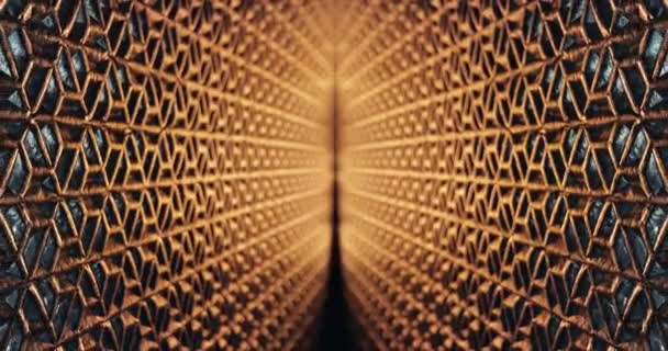 未来金属格栅壁面平台 反射光 相机运动 凹凸不平的3D表面 几何结构 空间建筑材料 无限走廊 — 图库视频影像