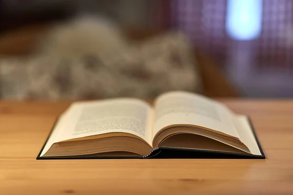 Open Book Table Shallow Dof Home Study — Stock Photo, Image