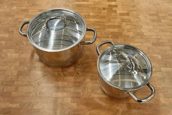 Shiny Pots Kitchen Counter Cooking Utensils — Stock Photo, Image