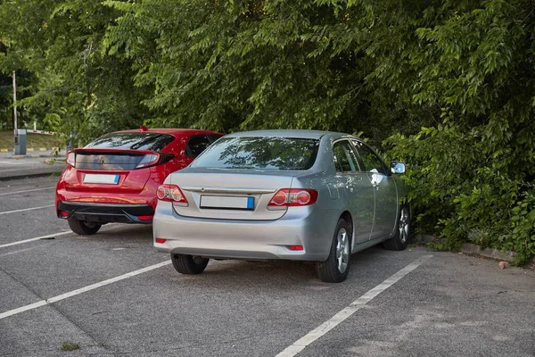 Autó Parkoló Üres Helyek Állnak Rendelkezésre Parkolóban — Stock Fotó