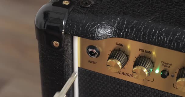 Câble Branché Amplificateur Guitare Réglage Gain Volume — Video