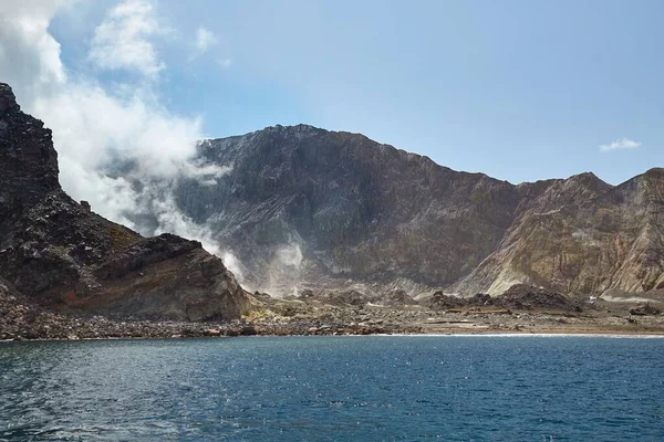 Ηφαίστειο Λευκών Νησιών Στη Νέα Ζηλανδία Υπολείμματα Ενός Οικισμού Εξόρυξης — Φωτογραφία Αρχείου