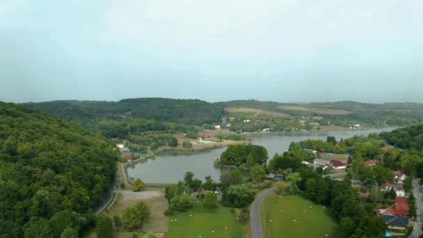 Lac Collines Forêt Drone Vue Aérienne Paysage Orfu Hongrie Paysage — Video