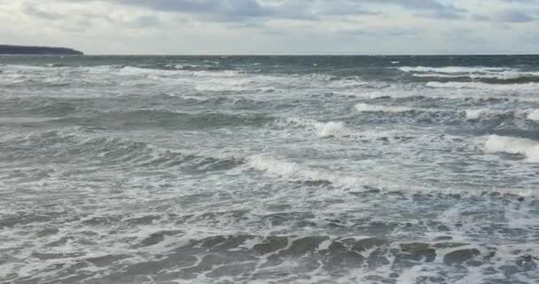 Zee Kust Met Stormachtige Golven Wolken Slow Motion Van Fps — Stockvideo