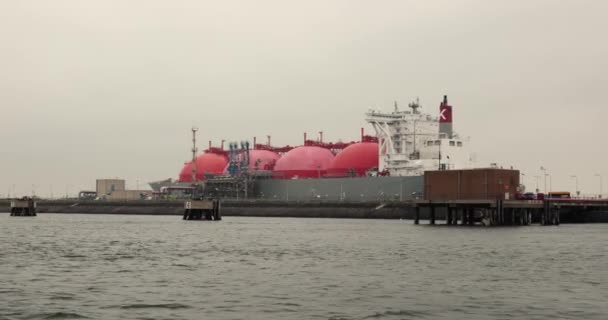 Lng Loď Terminálu Přepravující Zkapalněný Zemní Plyn Přístavu Rotterdam Dodávky — Stock video