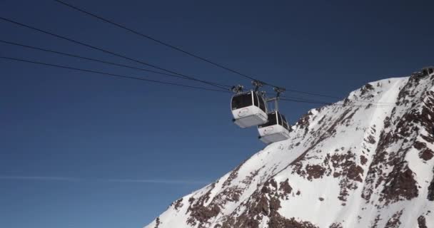 Alpe Dhuez Francie Ledna 2022 Lyžařský Vlek Ocelových Lanovkách Proti — Stock video