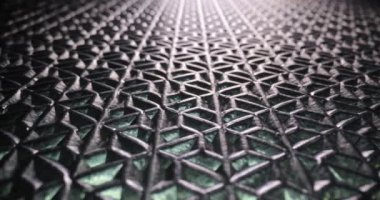 Metal ızgara yansıtan ışık, kamera hareketi, engebeli üç boyutlu yüzey, geometrik yapı, geleceksel yapı