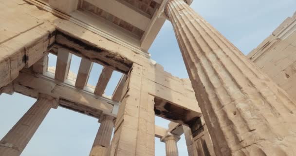 Antike Säulen Auf Der Akropolis Von Athen Wahrzeichen Der Antiken — Stockvideo
