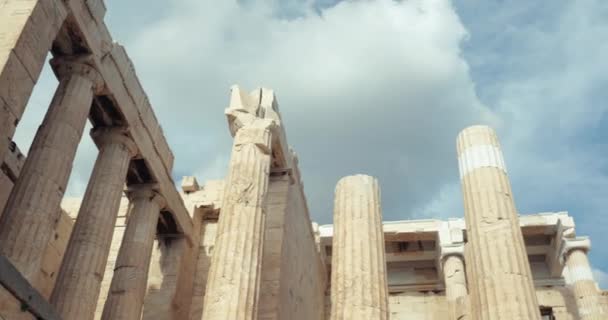 Antike Säulen Auf Der Akropolis Von Athen Wahrzeichen Der Antiken — Stockvideo