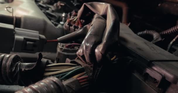 Motortér Belsejében Szondával Felszerelt Makroregényes Autómotor Adatai — Stock videók