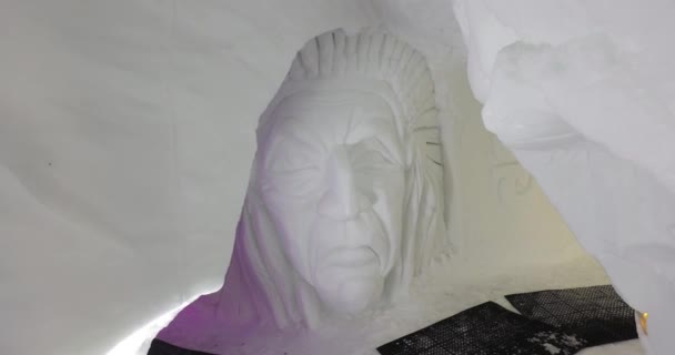 Alpe Dhuez Francja Stycznia 2022 Wystawa Lodowych Rzeźb Jaskiniowych Motywem — Wideo stockowe