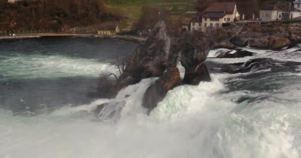 瑞士莱茵河瀑布的瀑布 欧洲最高的流量 沙夫豪森 慢动作从4K60Fps镜头 — 图库视频影像