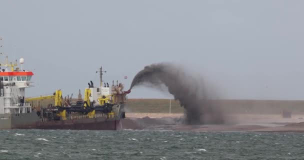 オランダのロッテルダム 2023年9月17日 ロッテルダム港 マースティンテ近くの浚渫船 デュレッジャー船は土地の再利用に使用され 北海に向かって港湾地域を拡大する — ストック動画