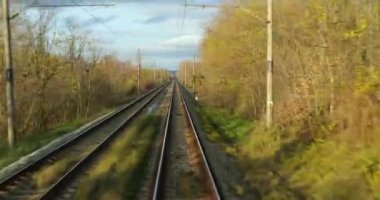Tren sürücülerinin bakış açısı lokomotiften, 4k 60 fps görüntü
