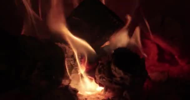 Şömine Yavaş Çekim Alevleri Yakın Fps Görüntü — Stok video